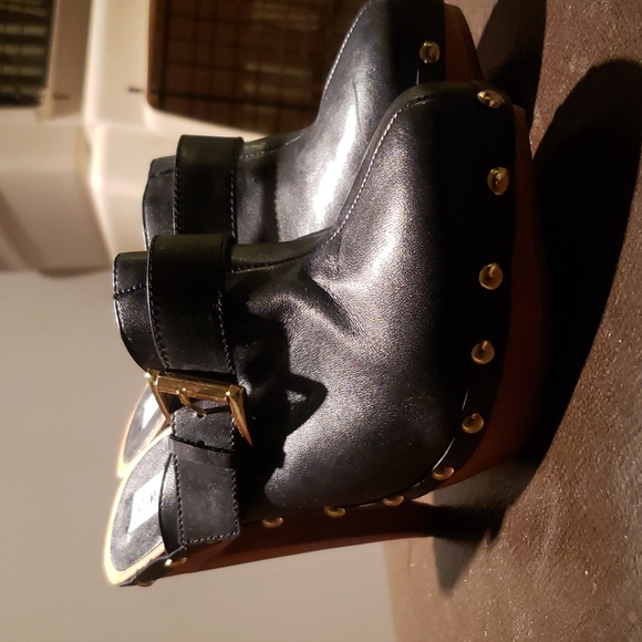 **BRAND NEW** Steve Madden Leather and Wooden Heels w/ Gold Studs Size 6 1/2 US - Picture 7 of 7